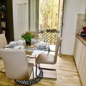 https://central-lepetit-apartment-de-luxe.it-lombardy.com